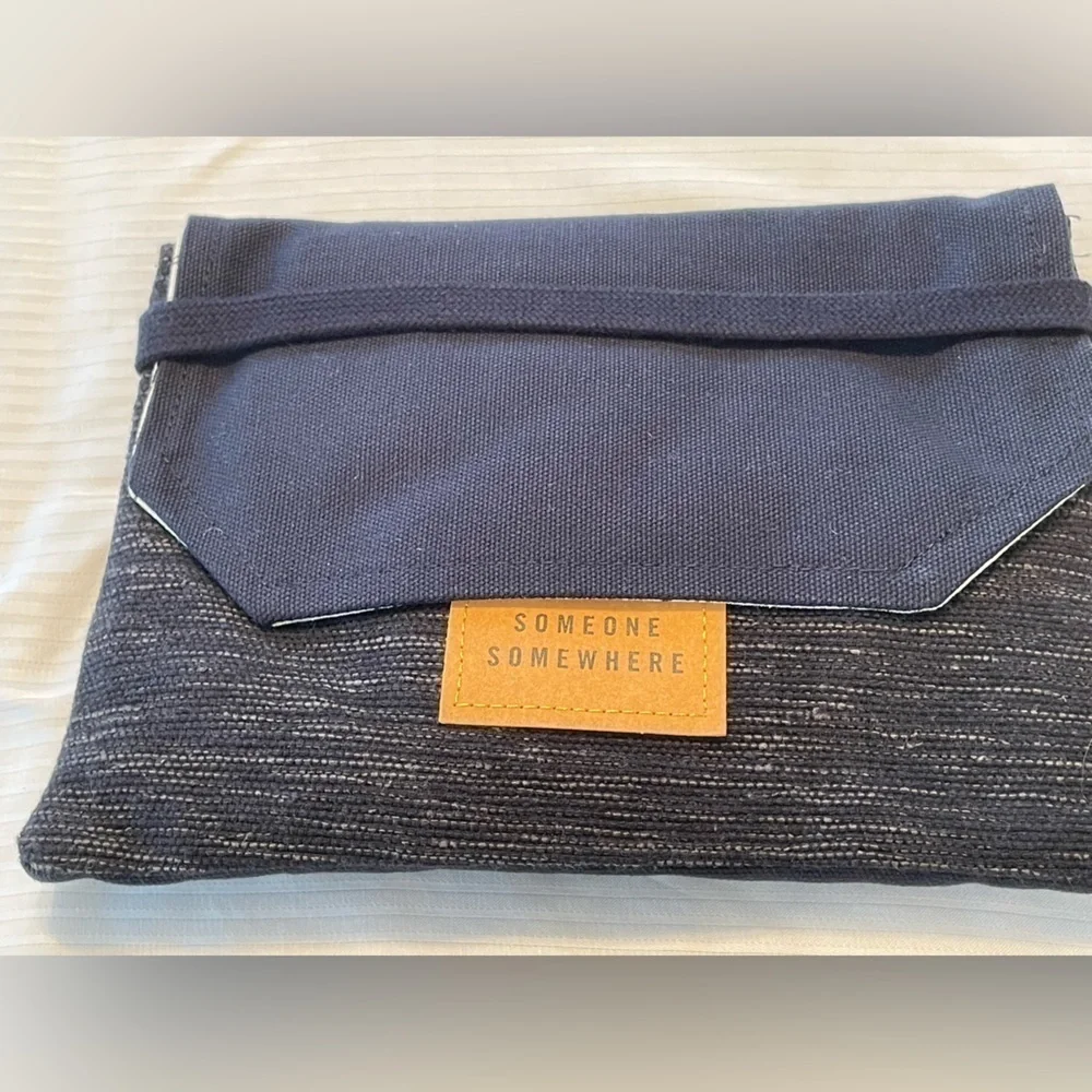 Delta One Someone Somewhere Toiletry kit. New, fresh, unused from Sept 2023. NWT